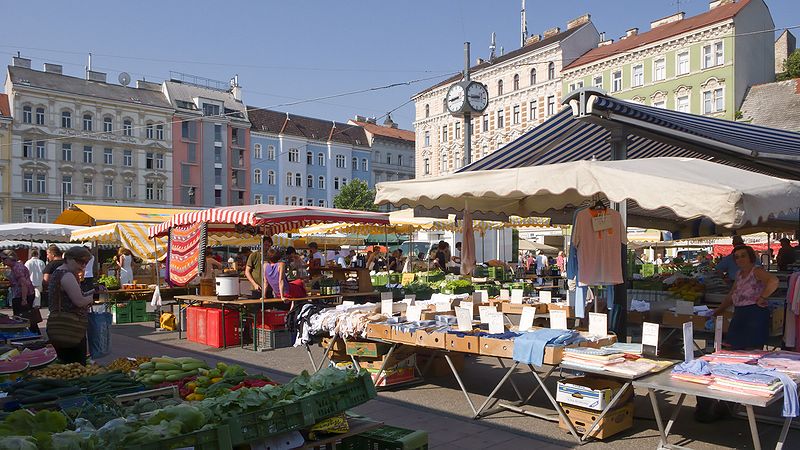 Der Karmelitermarkt im zweiten Bezirk ist einer der ältesten bestehenden Märkte, als Kombination aus Wochen- und Bauernmarkt.