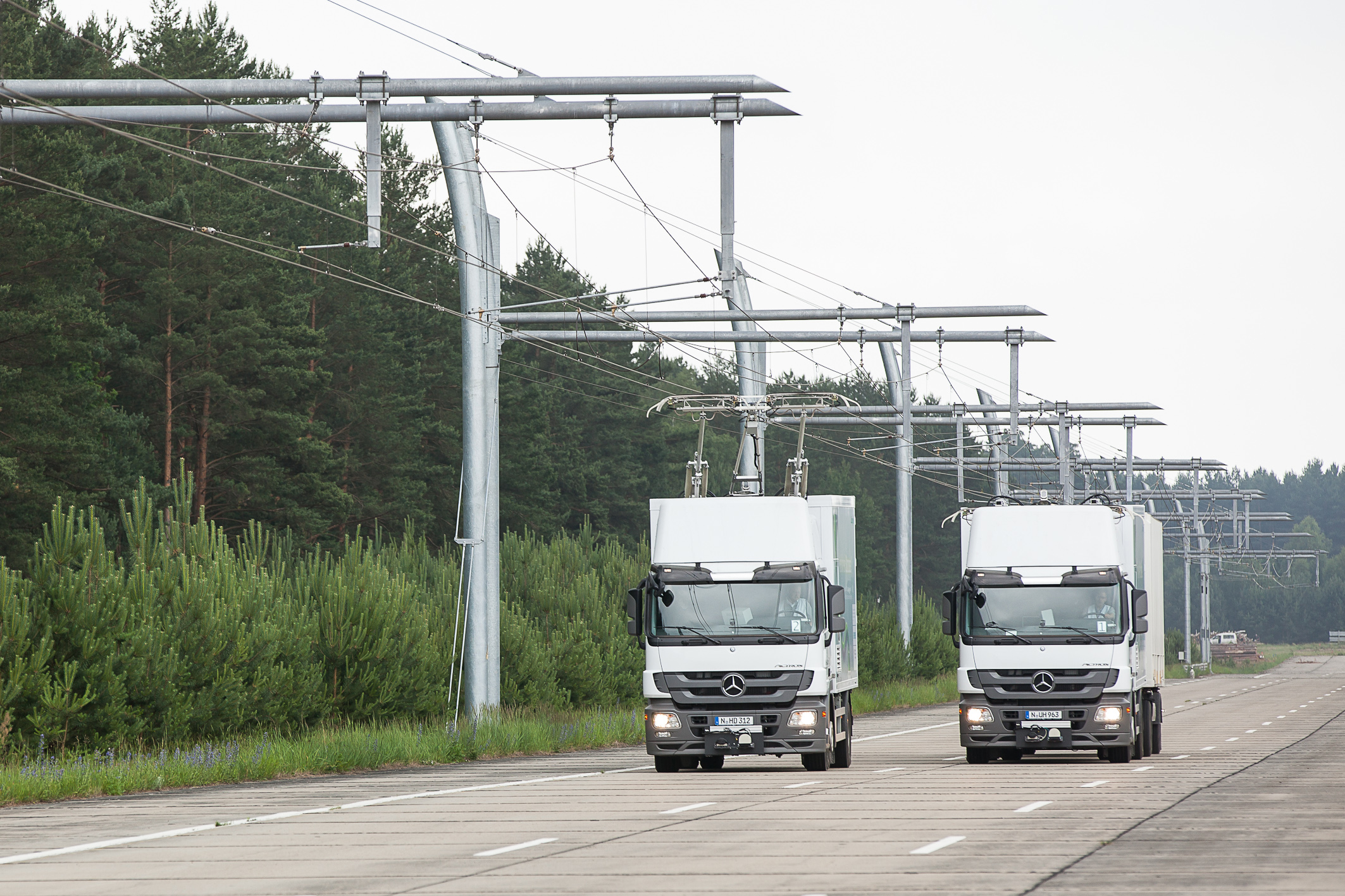 Siemens testet System zur Elektrifizierung von Lkws / Siemens tests electric-powered system for heavy good vehicles (www.siemens.com/presse)