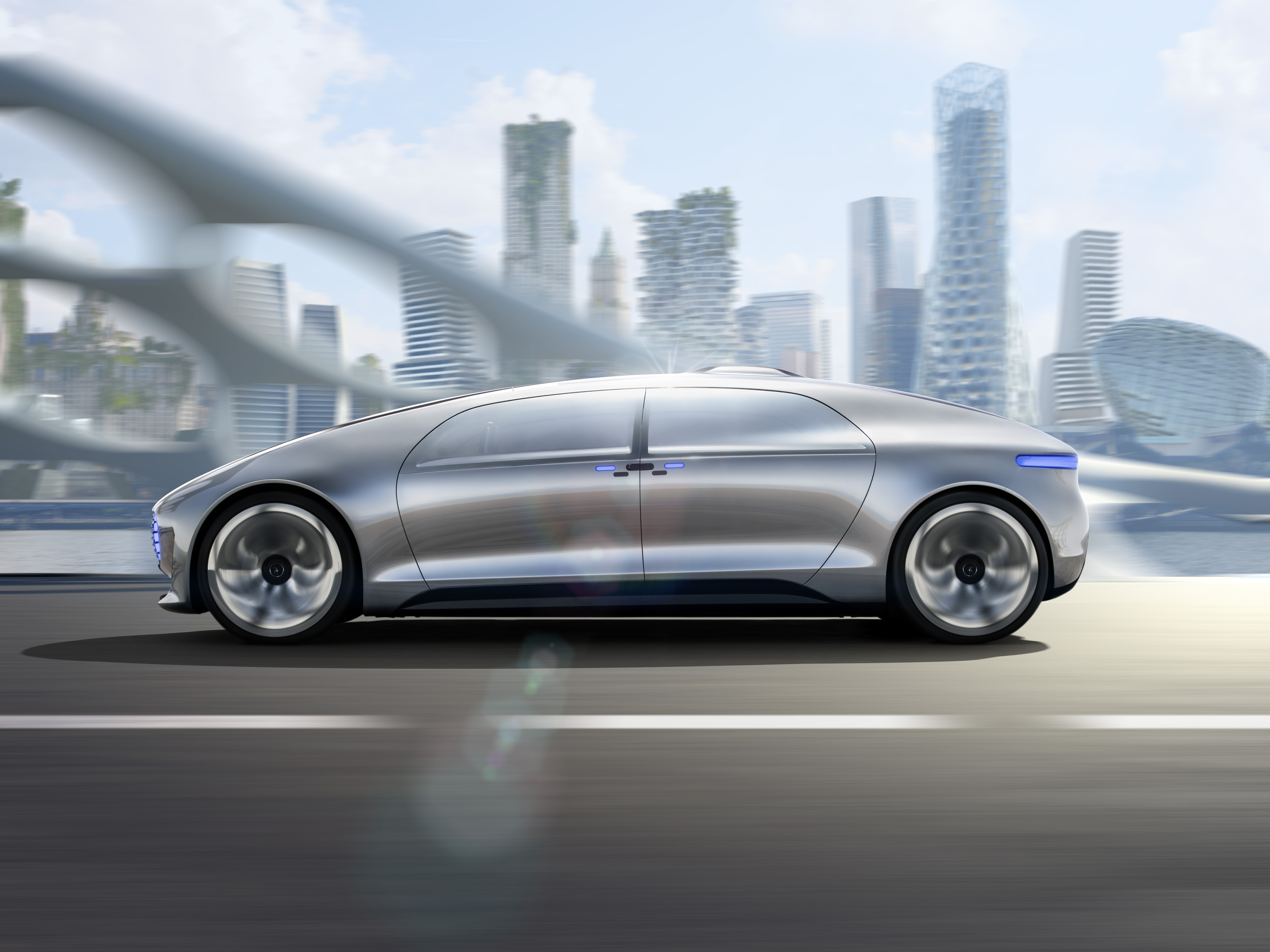 Mercedes-Benz F 015 Luxury in Motion in the city traffic of the future © Daimler AG