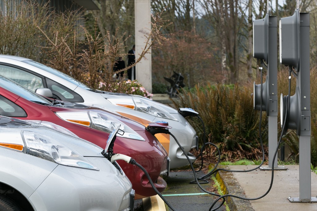 Electric cars and electric car charging stations. © wahousegop/Flickr