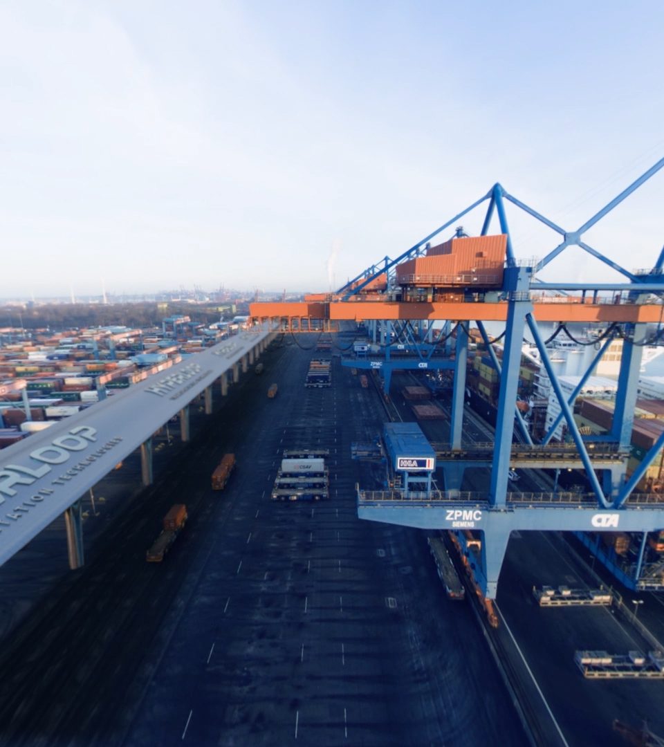 HHLA und Hyperloop entwickeln eine Vision, wie Container bald mit Hochgeschwindigkeit durch eine Röhre vom und zum Hamburger Hafen transportiert werden. / Fotovision: © HHLA / Hyperloop