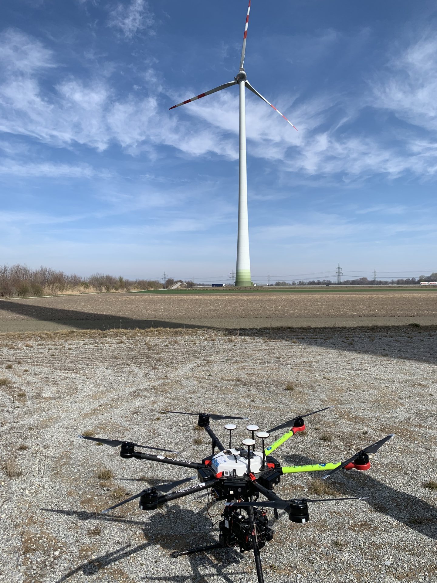 Drohnenwartung aus nächster Nähe; Fotocredit: Energieleben Redaktion