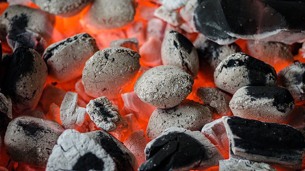 2. Umweltfreundliche Grillanzünder kannst du leicht selber herstellen. - Fotocredit: Pixabay/Skitterphoto