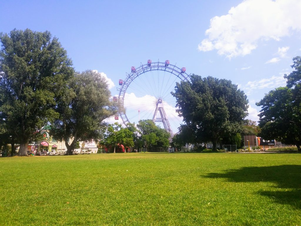 Empfangen von einem der bekanntesten Wahrzeichen Wiens im Prater