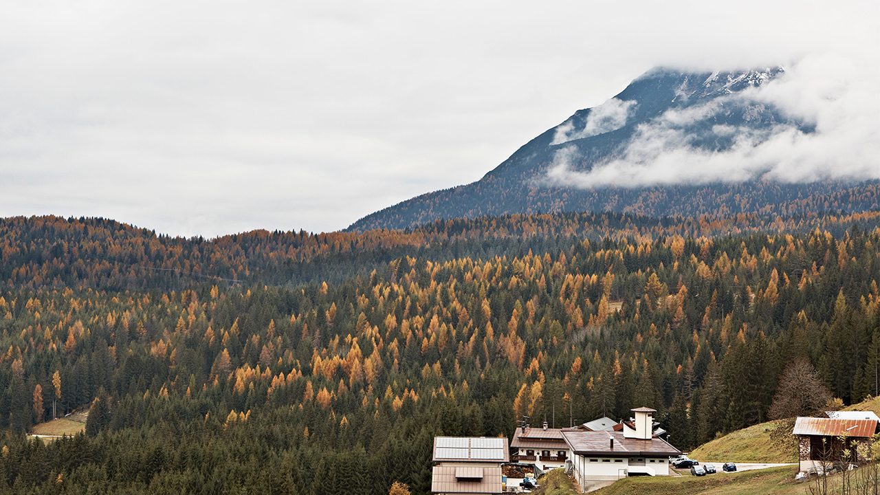 Was wie Urlaub aussieht, ist der Arbeitsplatz in den Dolomiten. Hier werden die VIU Brillen gefertigt. -Fotocredits: VIU