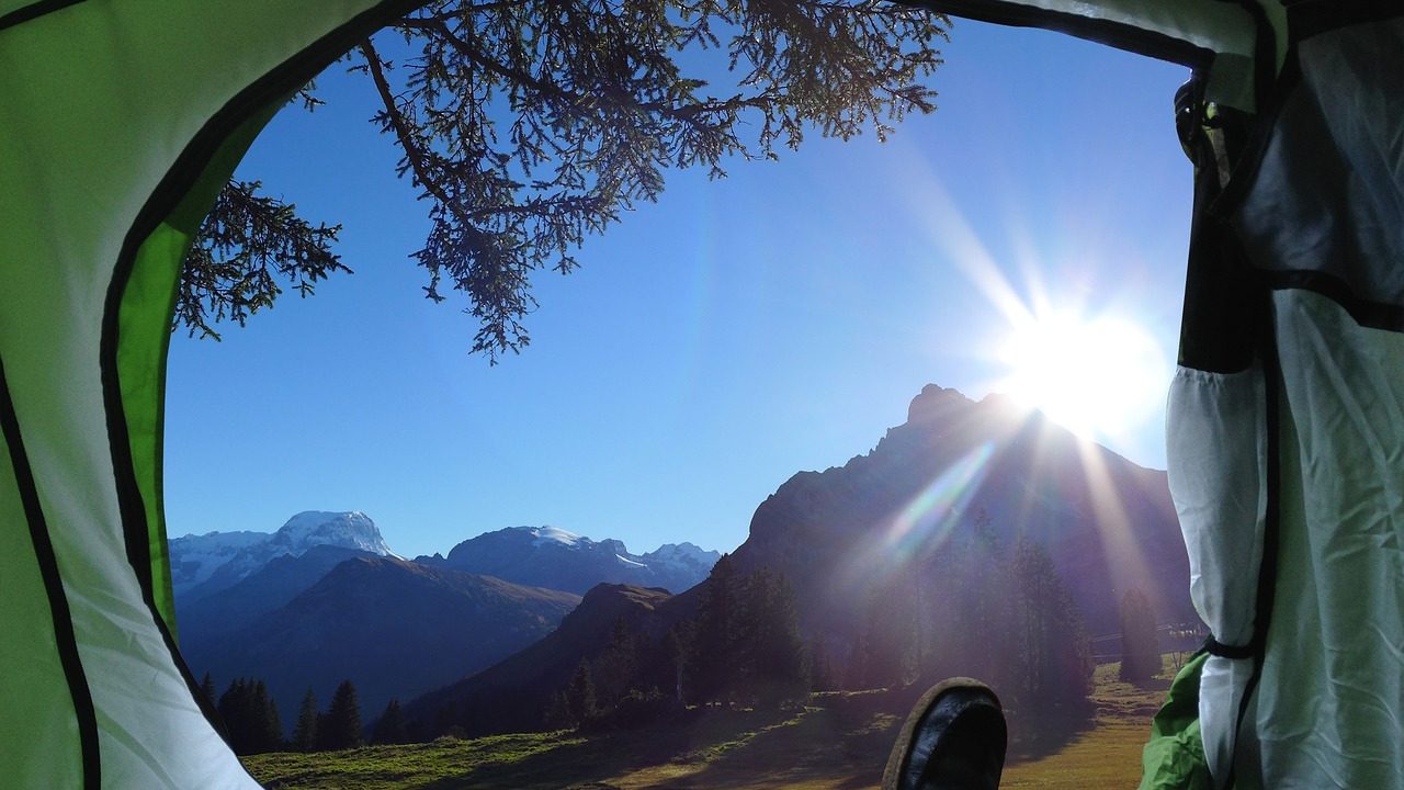 5. Schlaf mit deinen Kindern im Zelt - entweder im Garten oder auf einem Campingplatz. - Fotocredit: Pixabay/-Maria1968