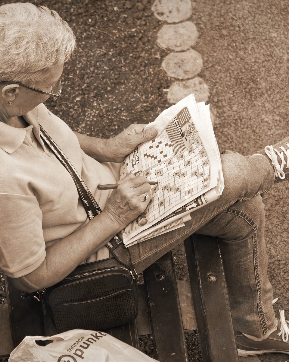 Den Geist fit halten während einer Spaziergangs-Pause. Gemeinsam mit einer pflanzenreichen Kost wohl eine ideale Vergessens-Prävention. Foto: © Mircea Iancu / Pixabay