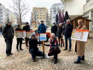 Teil des Projektes war die Beschilderung der umgesetzten Aktionen, um darauf aufmerksam zu machen. - Photocredit: essbareseestadt.at/Katarina Rimnoczy