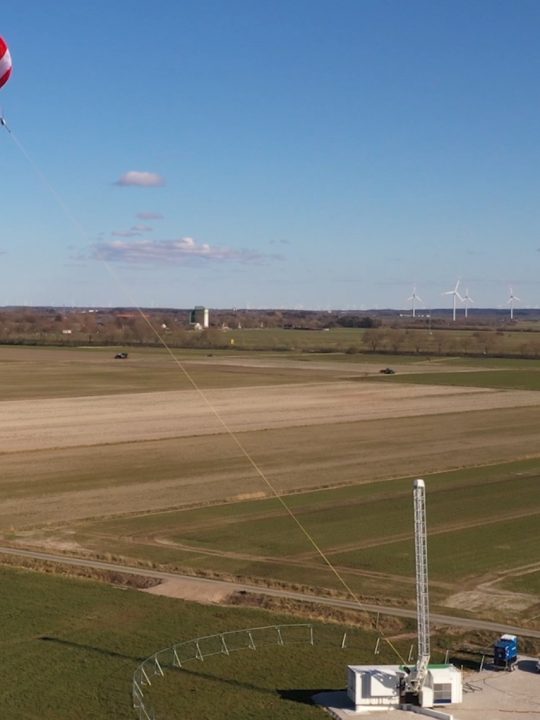 Die Technologie von SkySails ermöglicht, mittels Drachen die Windkraft in großen Höhen für die nachhaltige Energiegewinnung zu nutzen. Foto: © SkySails Group