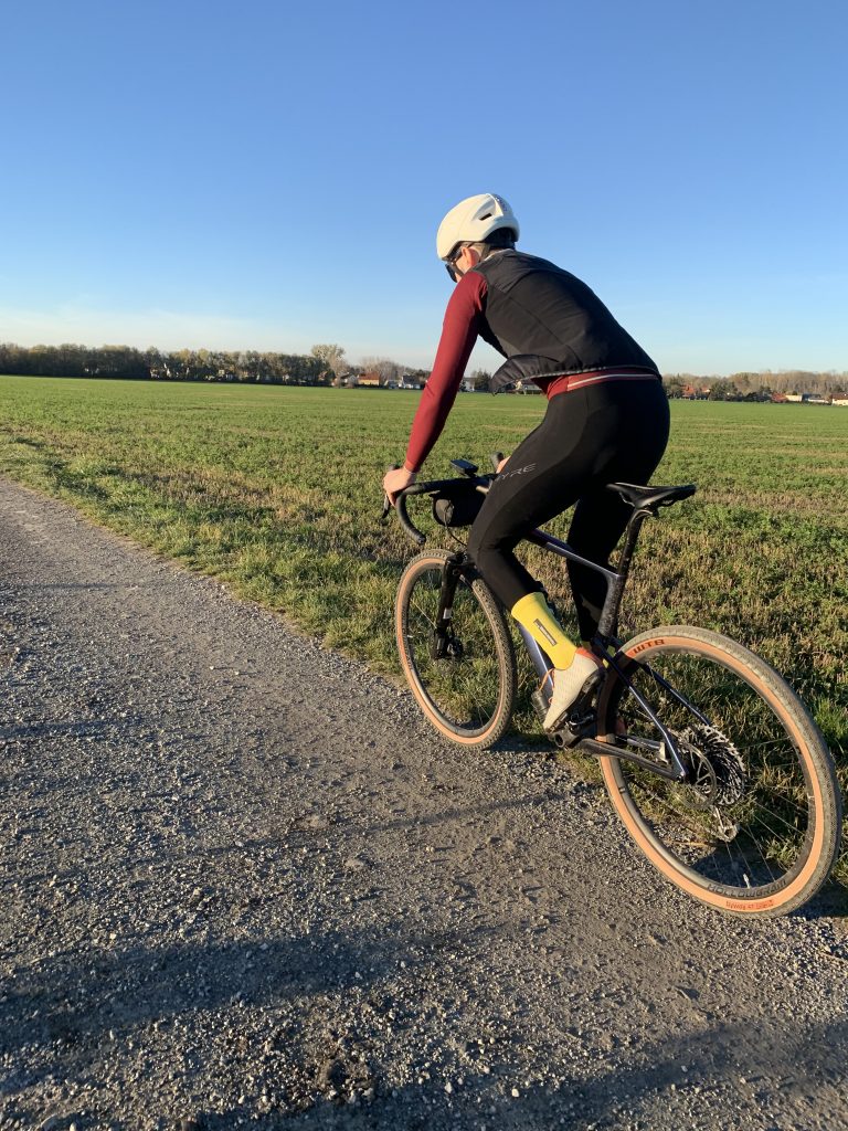 Gravel, Mountainbike, Sonnenuntergang