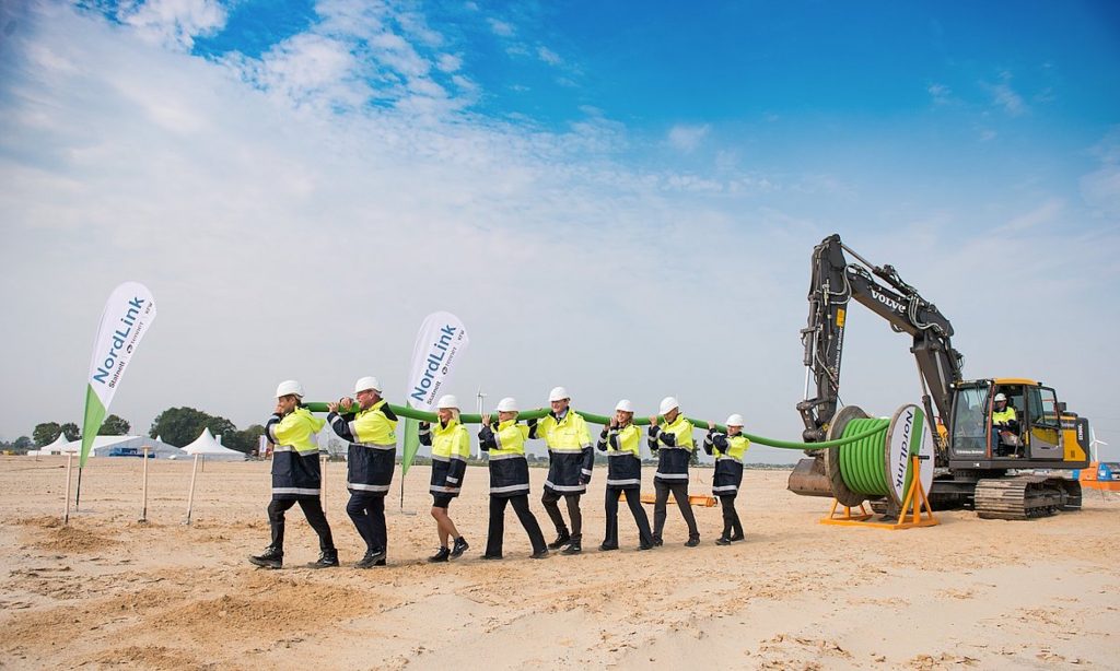 Das symbolische „grüne Kabel“ beim Baustart von NordLink im September 2016 in Deutschland. Fotocredit: © tennet.eu