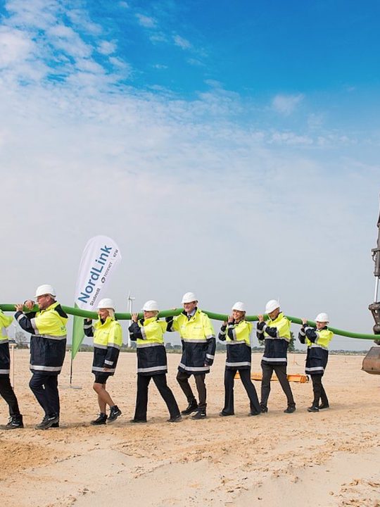 Das symbolische „grüne Kabel“ beim Baustart von NordLink im September 2016 in Deutschland. Fotocredit: © tennet.eu