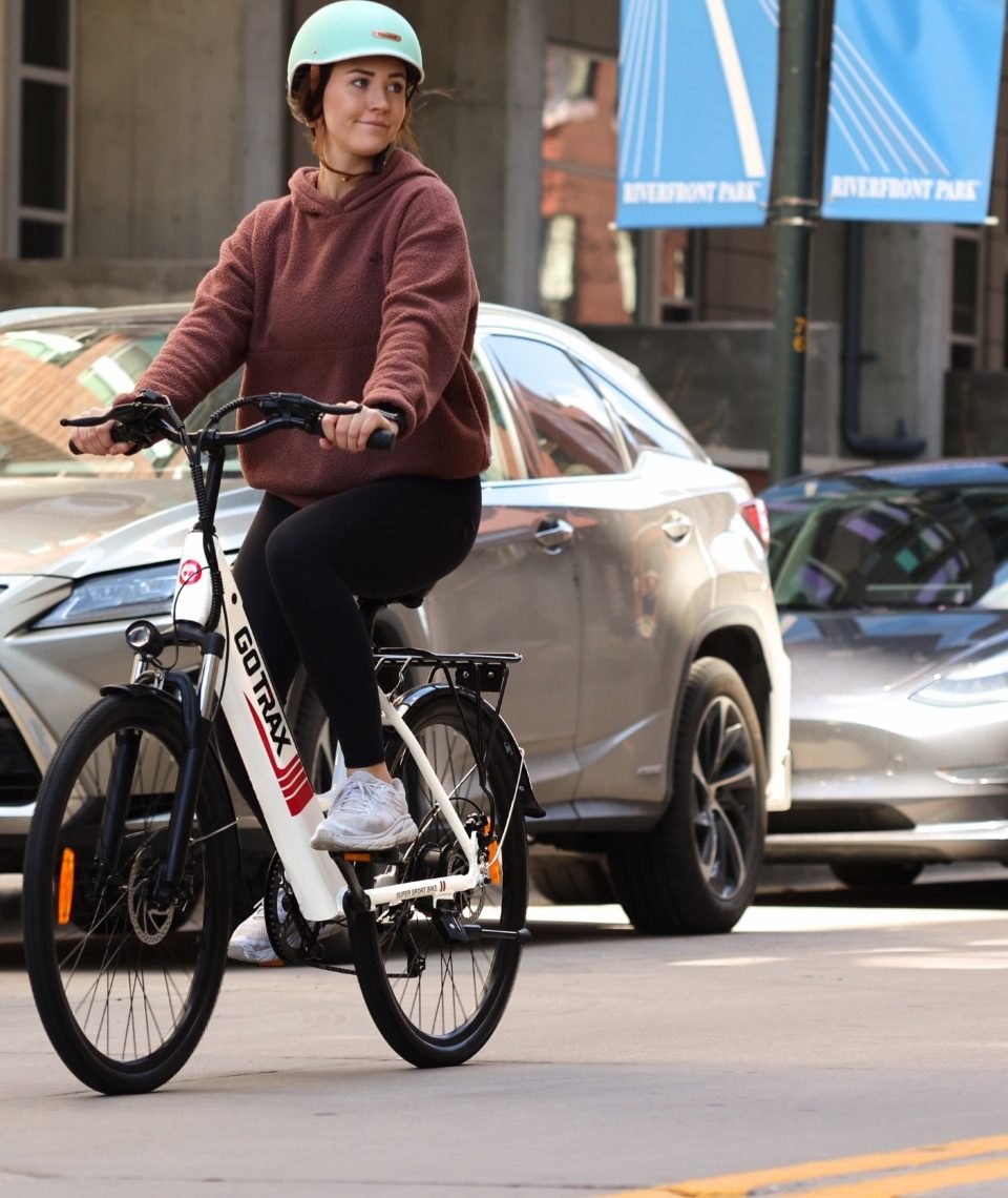 E-Bikes sparen nicht nur Platz und Emissionen im Straßenverkehr, sondern tun auch noch was für unsere Gesundheit. Fotocredit: © Gotrax/Unsplash