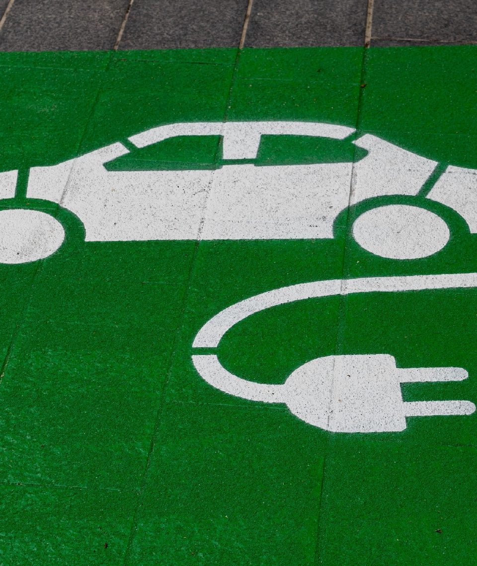 Um das Ladenetz für Elektrofahrzeuge auszubauen, investieren die USA jetzt mehrere Milliarden Dollar. Fotocredit: © Michael Marais/Unsplash