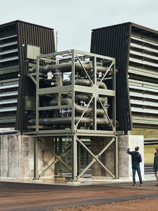 Mit der Orca-Anlage in Island kann Kohlenstoffdioxid absorbiert und zu Stein verwandelt werden. Fotocredit: © Climeworks