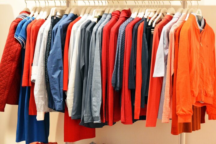 Tencel entwickelt sich immer mehr zum Trendstoff in Sachen nachhaltiger Mode. Aber woraus besteht die Faser eigentlich? Fotocredit: © islandworks/Pixabay