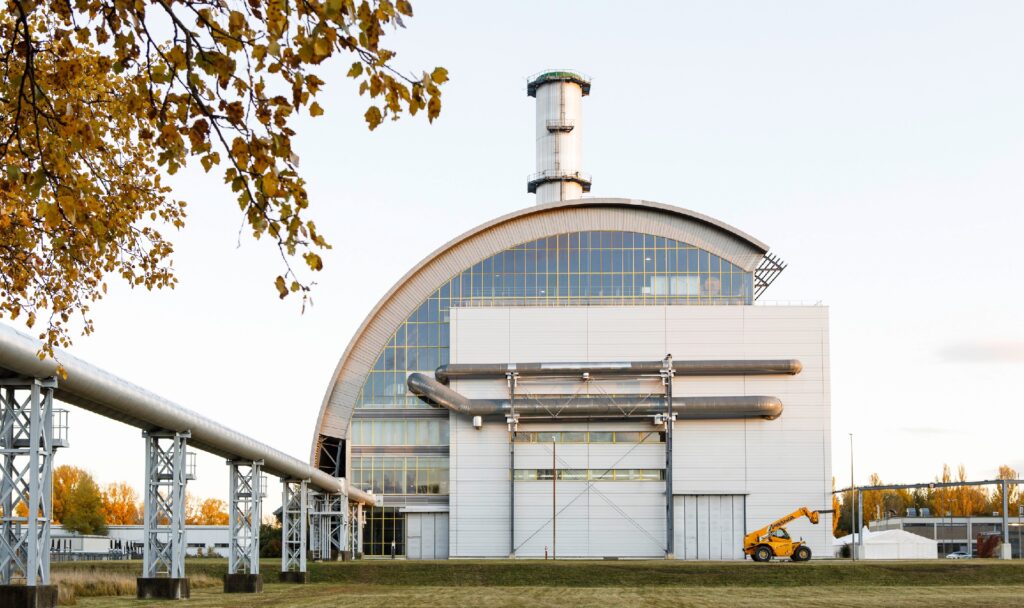 Auf dem Gelände des Kraftwerks Donaustadt entsteht ein hochmodernes Ausbildungszentrum für die Energie-Techniker:innen von morgen. Fotocredit: © Wien Energie/Max Kropitz