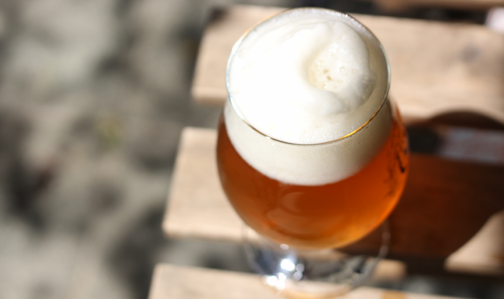 Kommt schon bald ein Bierpulver auf den Markt, das ein gleichwertiges Geschmackserlebnis wie herkömmlich gebrautes Bier bietet? Fotocredit: © monica di loxley/Unsplash