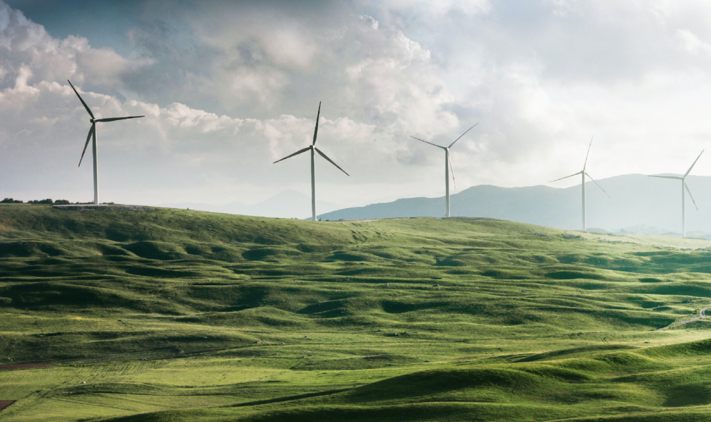 Wir machen mit euch einen Streifzug durch die Windrekorde bezüglich der Windkraft im Allgemeinen und einzelnen Anlagen im Speziellen. Fotocredit: © Appolinary Kalashnikova/Unsplash