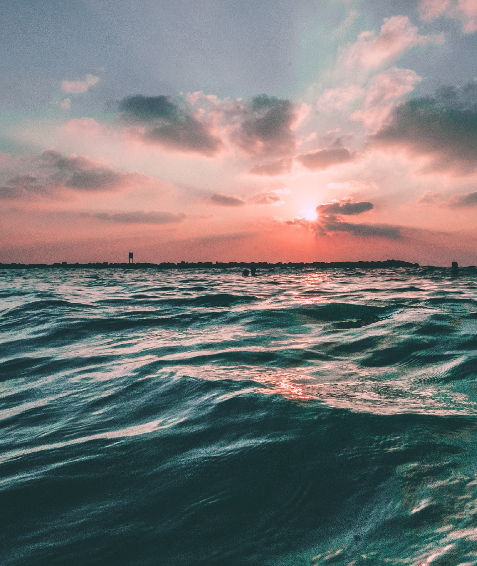 Lithium kommt im Meerwasser in großer Menge, aber kleiner Konzentration vor. Ein neues Verfahren könnte nun die Weltmeere für die Gewinnung von Lithium im Blick haben. Fotocredit: © Joseph Barrientos/Unsplash