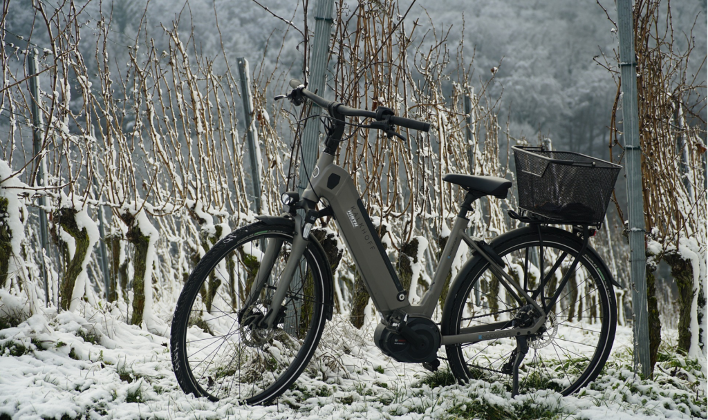 Mit diesen Tipps bist du auch im Winter mit dem E-Bike passend gerüstet. Fotocredit: © jhenning/Pixabay